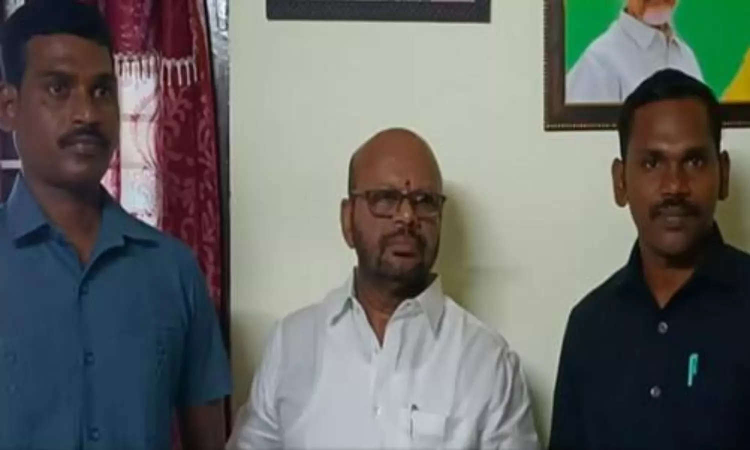 ముందు గన్ మెన్లు...వెనక పదవి వస్తుందా ?