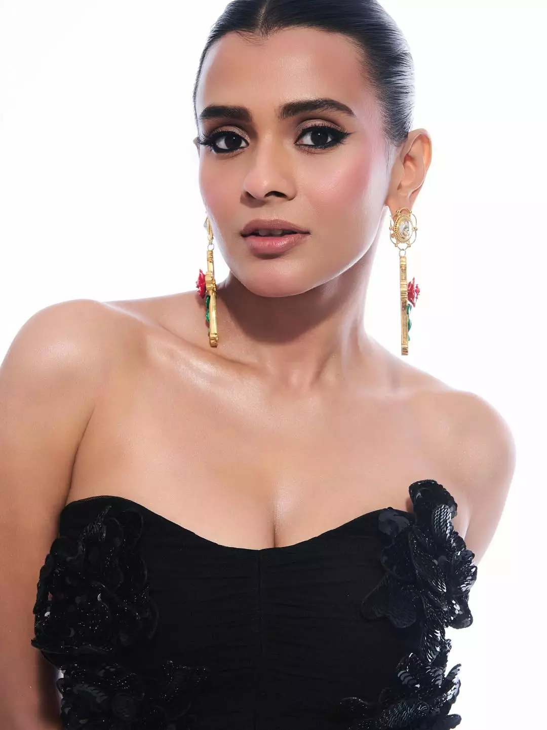 Hebah Patel’s Latest Style is All You Need for Inspiration