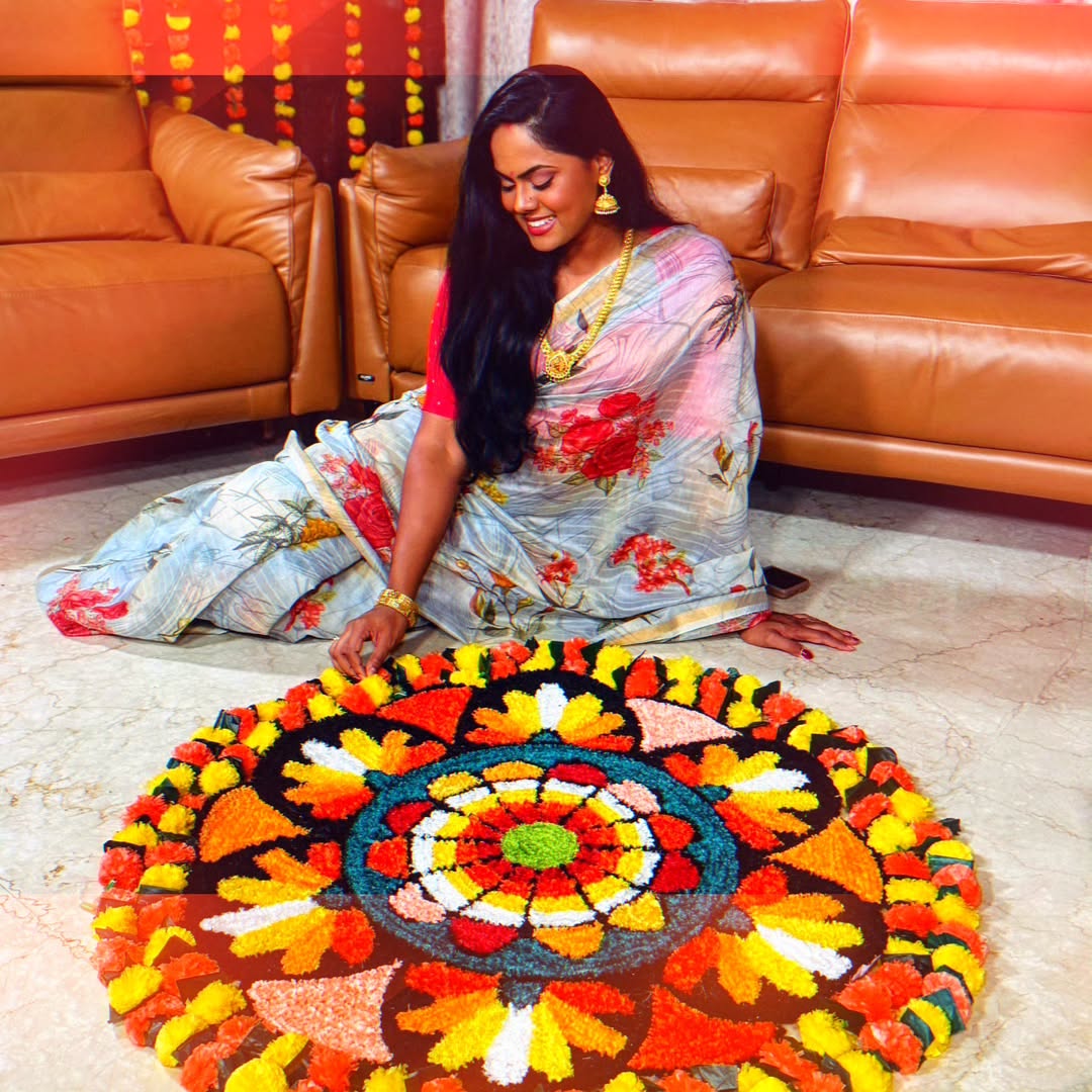 Karthika Nair Enjoys Onam With Her Family