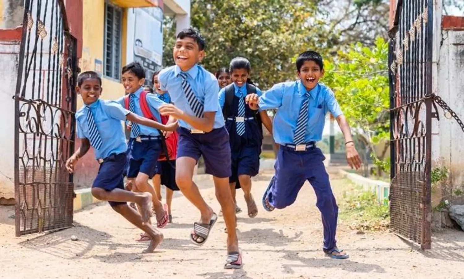 పిల్లలు ఎగిరి గంటెసే వార్త…ఏకంగా 13 రోజులు దసరా సెలవులు ప్రకటించిన తెలంగాణ ప్రభుత్వం..! పిల్లలు ఎగిరి గంటెసే వార్త…ఏకంగా 13 రోజులు దసరా సెలవులు ప్రకటించిన తెలంగాణ ప్రభుత్వం..!