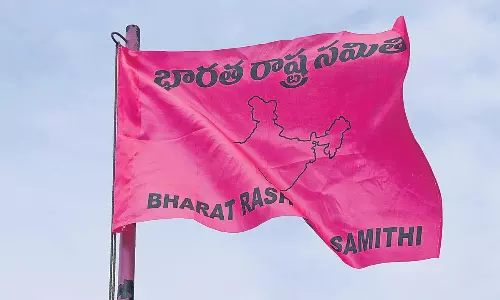 మేం బీఆర్ ఎస్ త‌ర‌ఫున గెలిచాం.. కాద‌న్న‌మా?