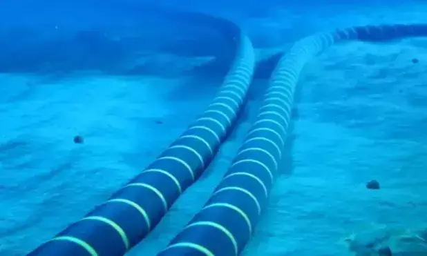 వాణిజ్య నౌకల ముప్పు .. ఎర్ర సముద్రంలో కేబుళ్ల భద్రతపై ప్రశ్నలు