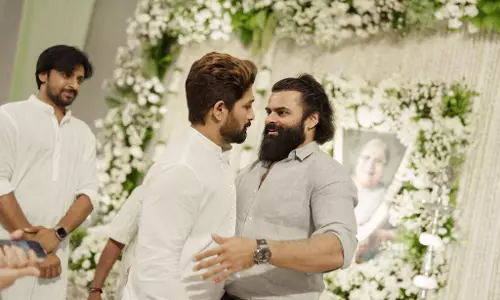 Celebs at Allu Kanakaratnammas Pedda Karma rituals