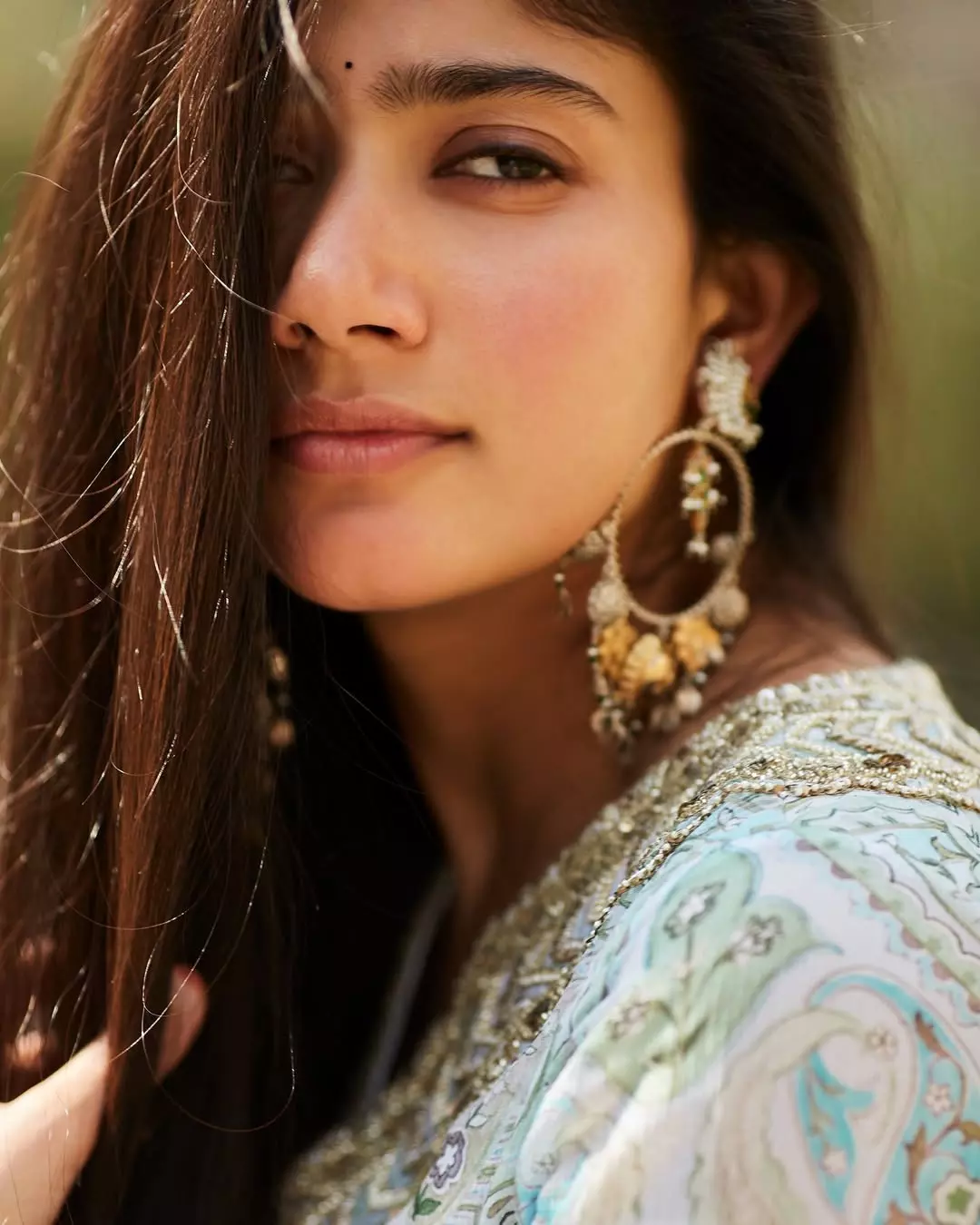 Sai Pallavi Shines on the Red Carpet, Wins Best Actress at SIIMA 2025 Sai Pallavi Shines on the Red Carpet, Wins Best Actress at SIIMA 2025