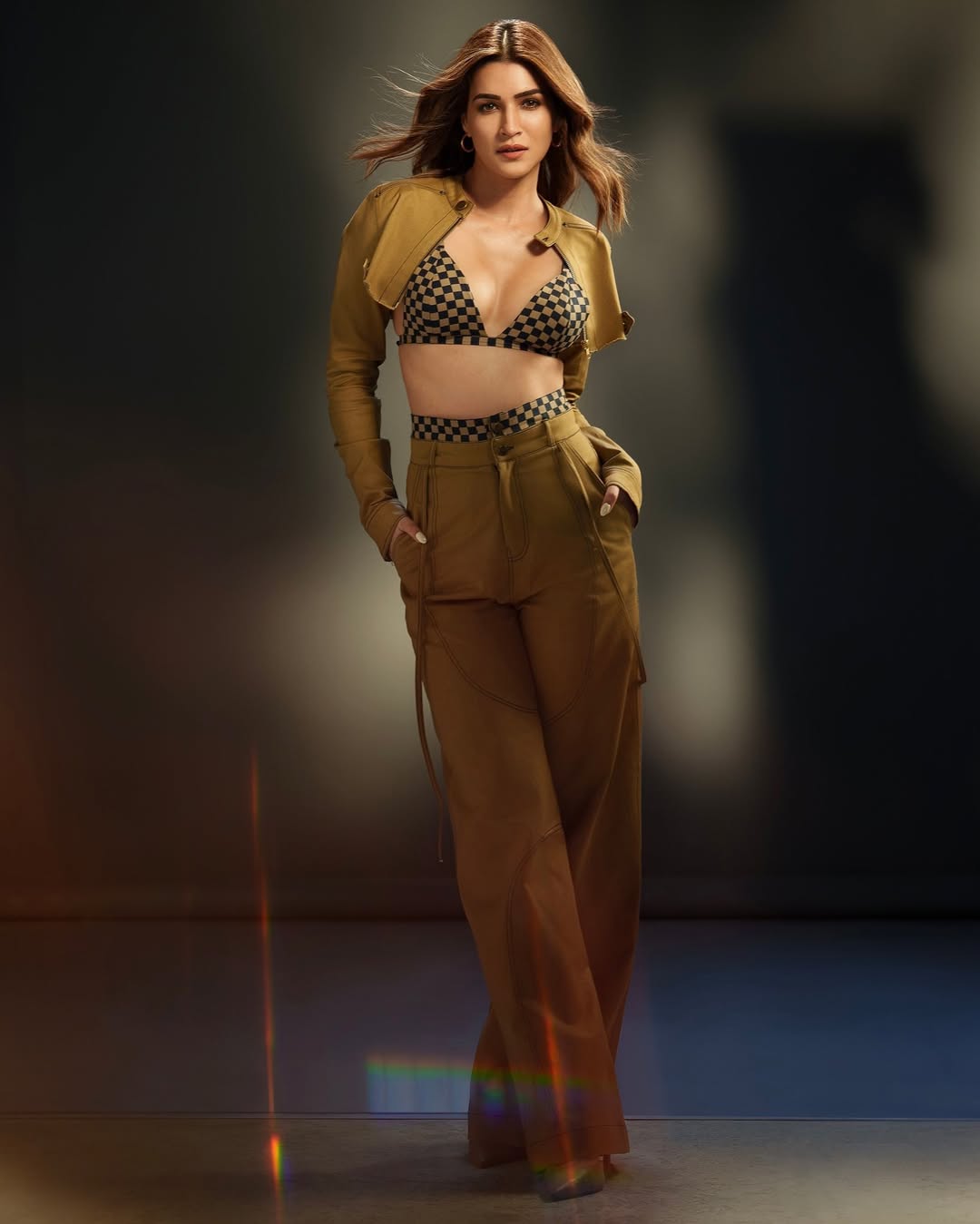 Kriti Sanon Dazzles in Black Dress Kriti Sanon Dazzles in Black Dress