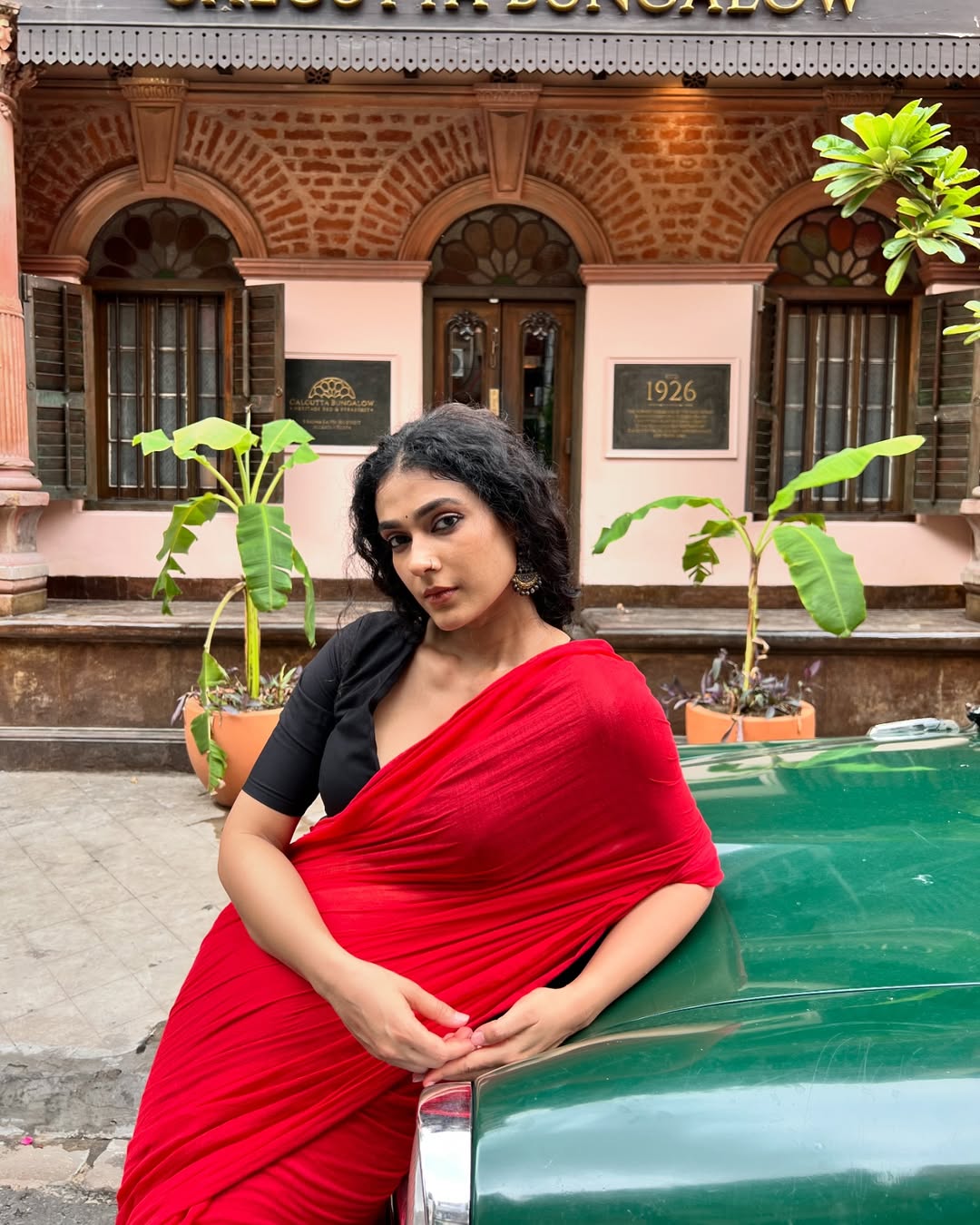 Aakanksha Singh Stuns in Black: Unapologetically Intense Aakanksha Singh Stuns in Black: Unapologetically Intense