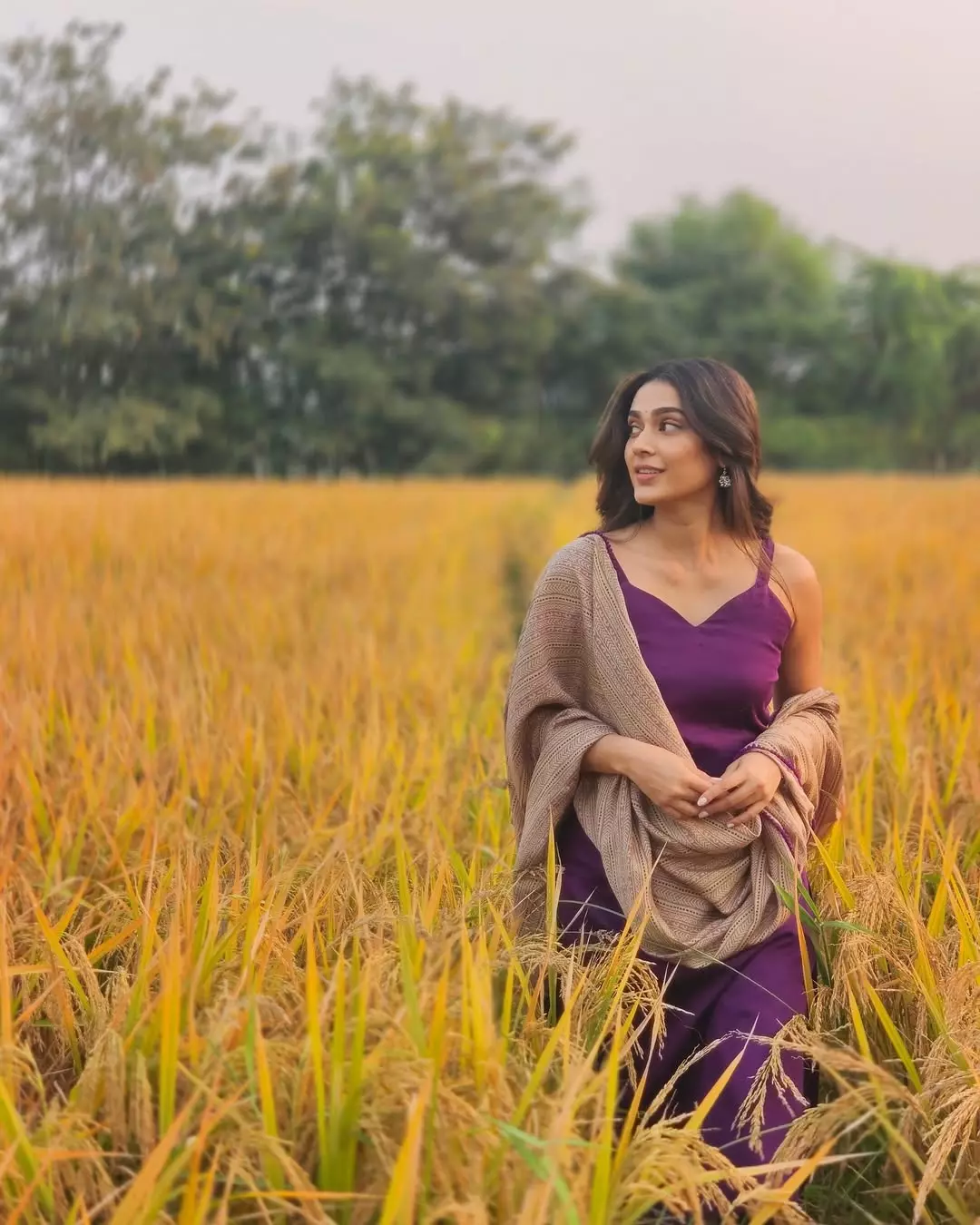 Aakanksha Singh Stuns in Black: Unapologetically Intense Aakanksha Singh Stuns in Black: Unapologetically Intense