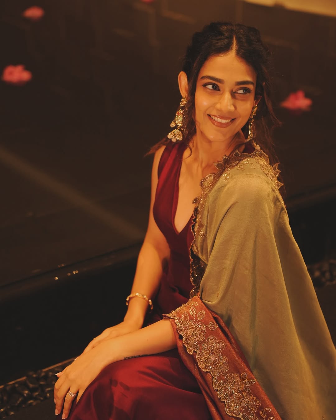 Aakanksha Singh Stuns in Black: Unapologetically Intense Aakanksha Singh Stuns in Black: Unapologetically Intense