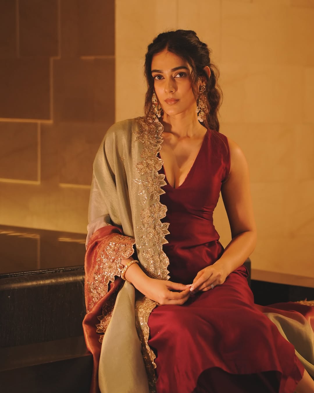 Aakanksha Singh Stuns in Black: Unapologetically Intense Aakanksha Singh Stuns in Black: Unapologetically Intense