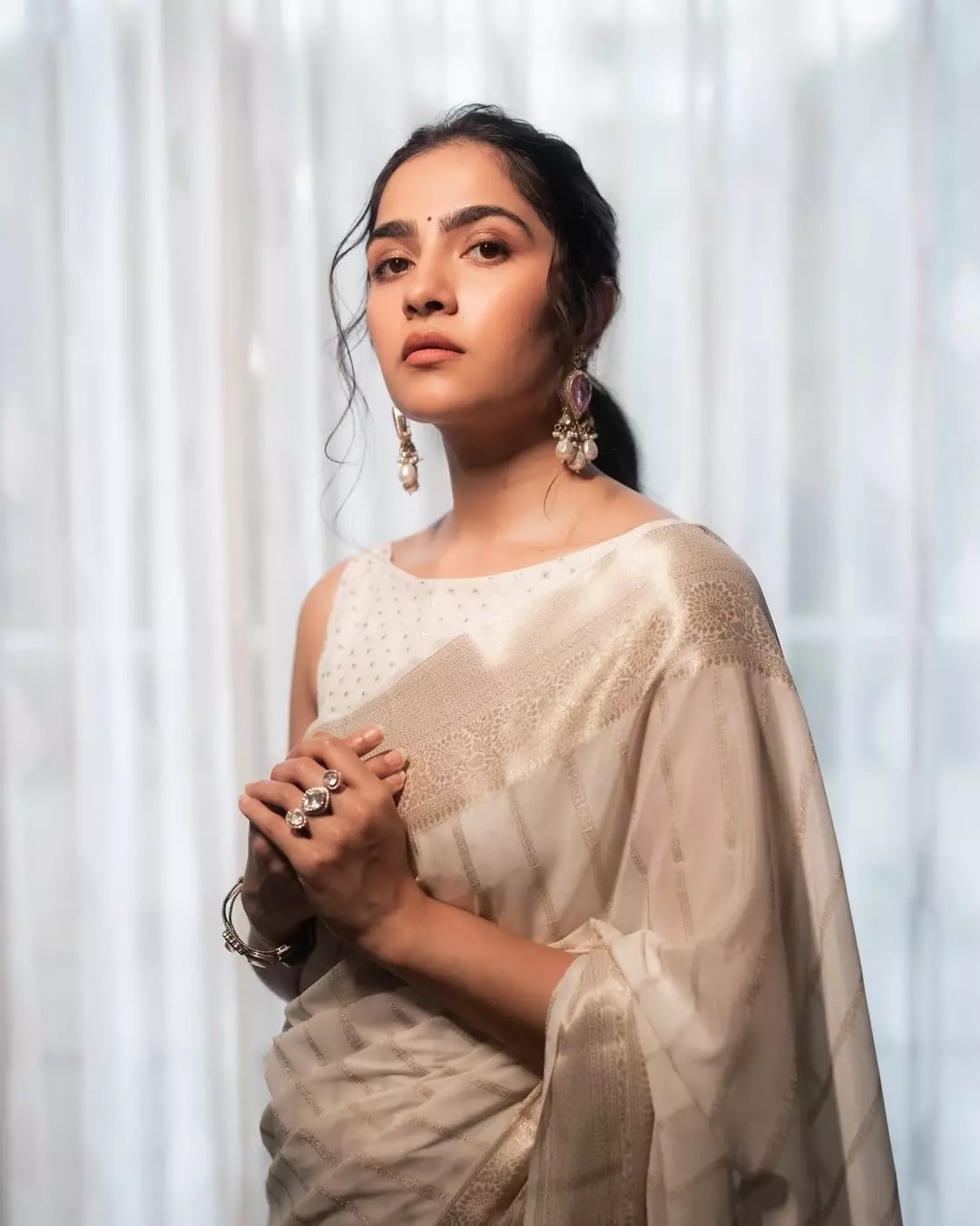 Rukmini Vasanth Radiates Elegance in Saree Rukmini Vasanth Radiates Elegance in Saree