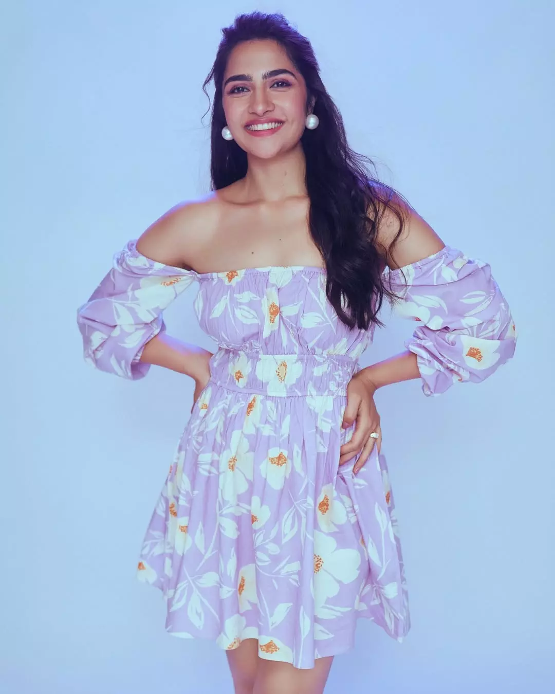 Rukmini Vasanth Radiates Elegance in Saree Rukmini Vasanth Radiates Elegance in Saree