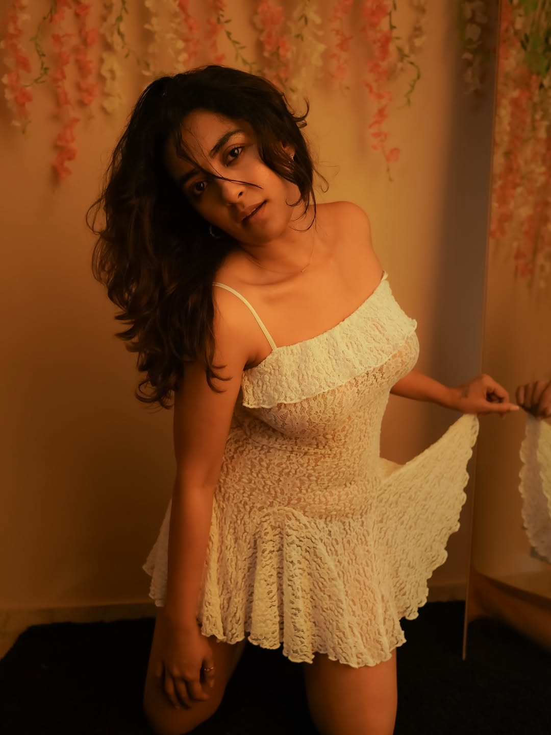 Jinal Joshy Looks Like an Angel in White in Her Latest Photoshoot