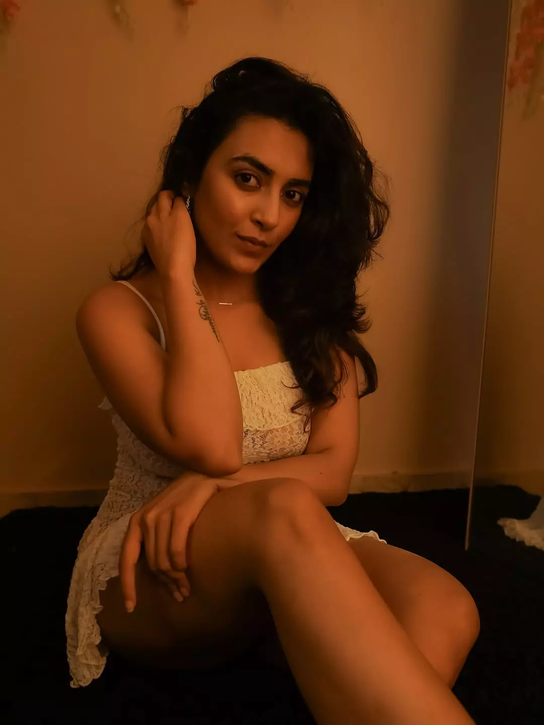 Jinal Joshy Looks Like an Angel in White in Her Latest Photoshoot