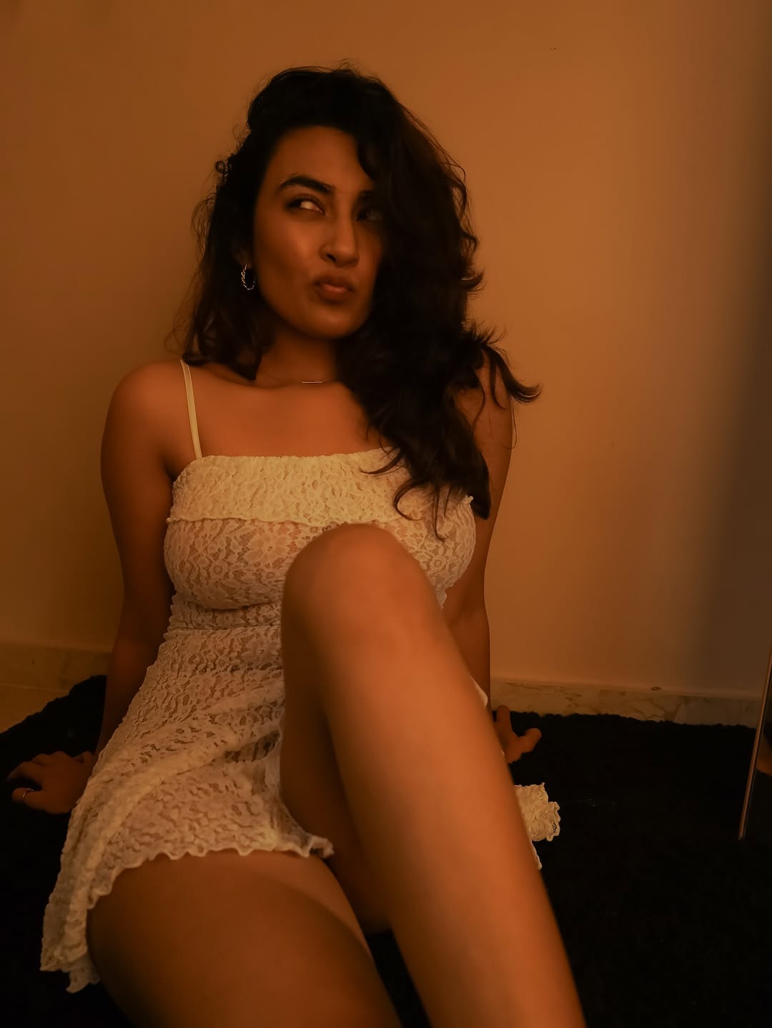 Jinal Joshy Looks Like an Angel in White in Her Latest Photoshoot