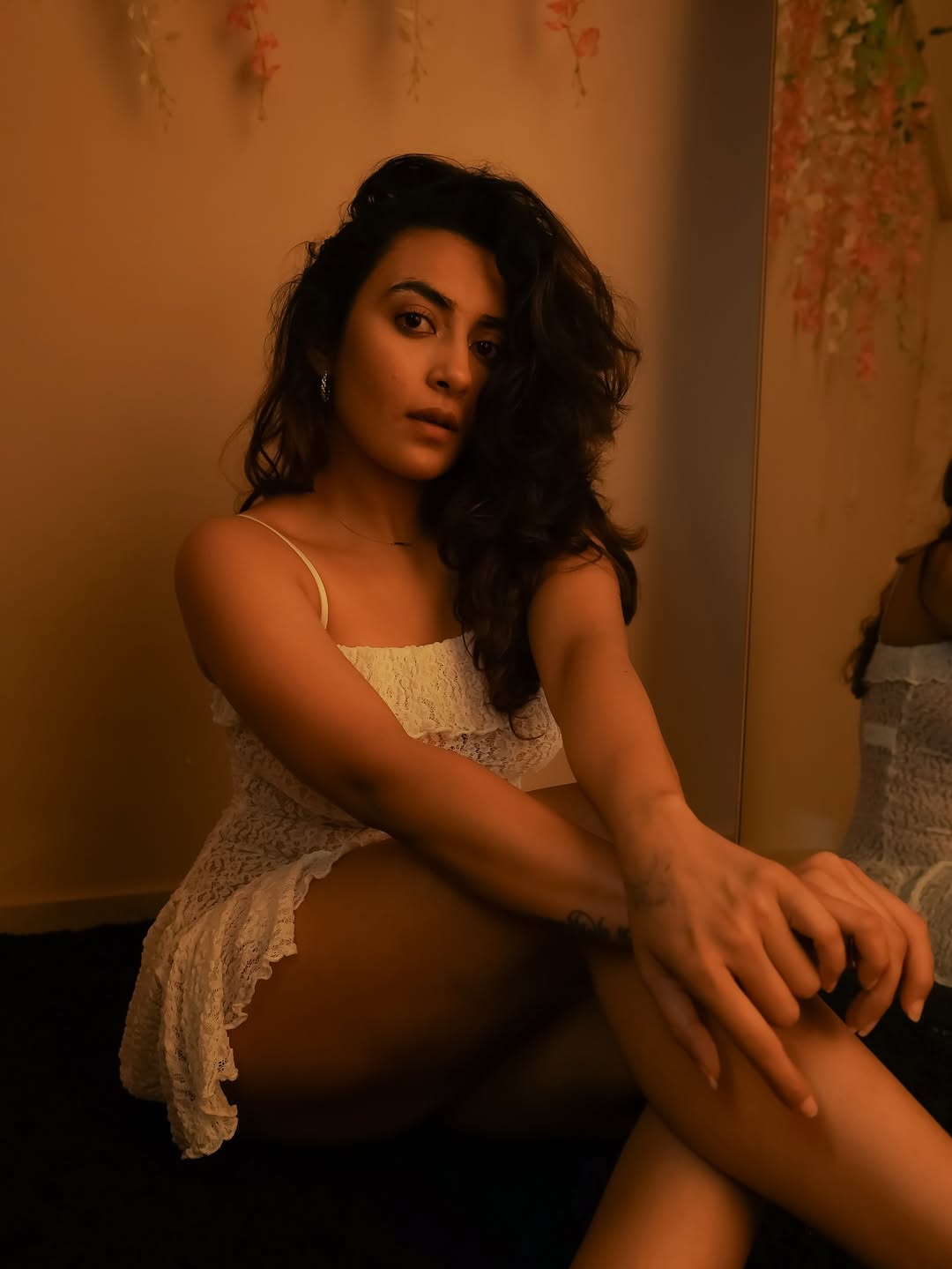 Jinal Joshy Looks Like an Angel in White in Her Latest Photoshoot