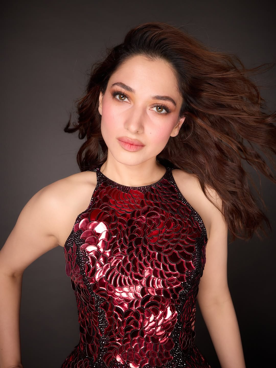Tamannaah Bhatia Dazzles in Red Glamour at Filmfare Awards 2025 Tamannaah Bhatia Dazzles in Red Glamour at Filmfare Awards 2025