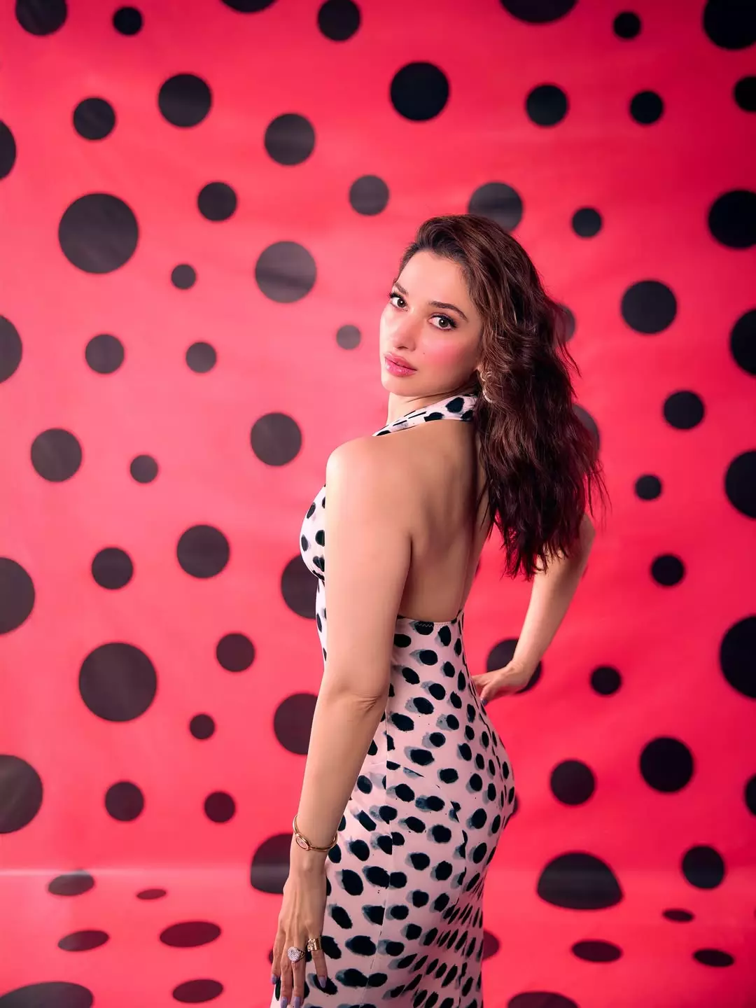 Tamannaah Bhatia Dazzles in Red Glamour at Filmfare Awards 2025 Tamannaah Bhatia Dazzles in Red Glamour at Filmfare Awards 2025