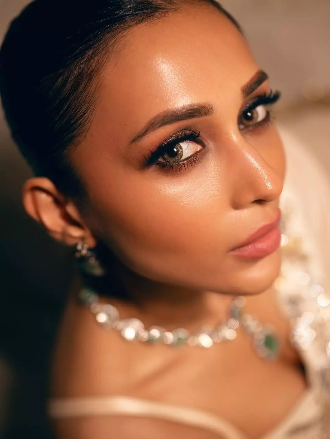 Mimi Chakraborty Stuns in Elegant Ivory Saree Look Mimi Chakraborty Stuns in Elegant Ivory Saree Look