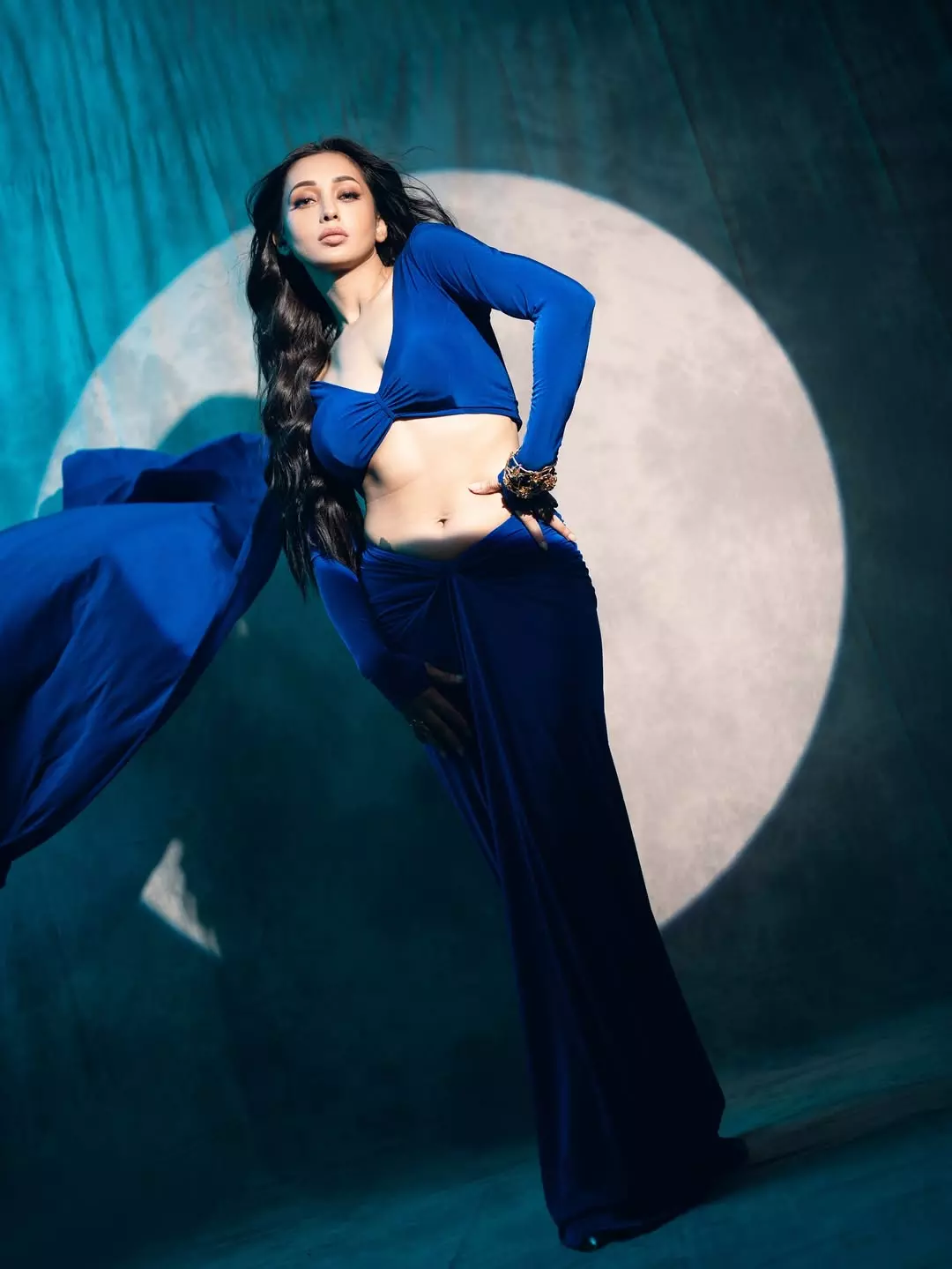 Mimi Chakraborty Stuns in Elegant Ivory Saree Look Mimi Chakraborty Stuns in Elegant Ivory Saree Look