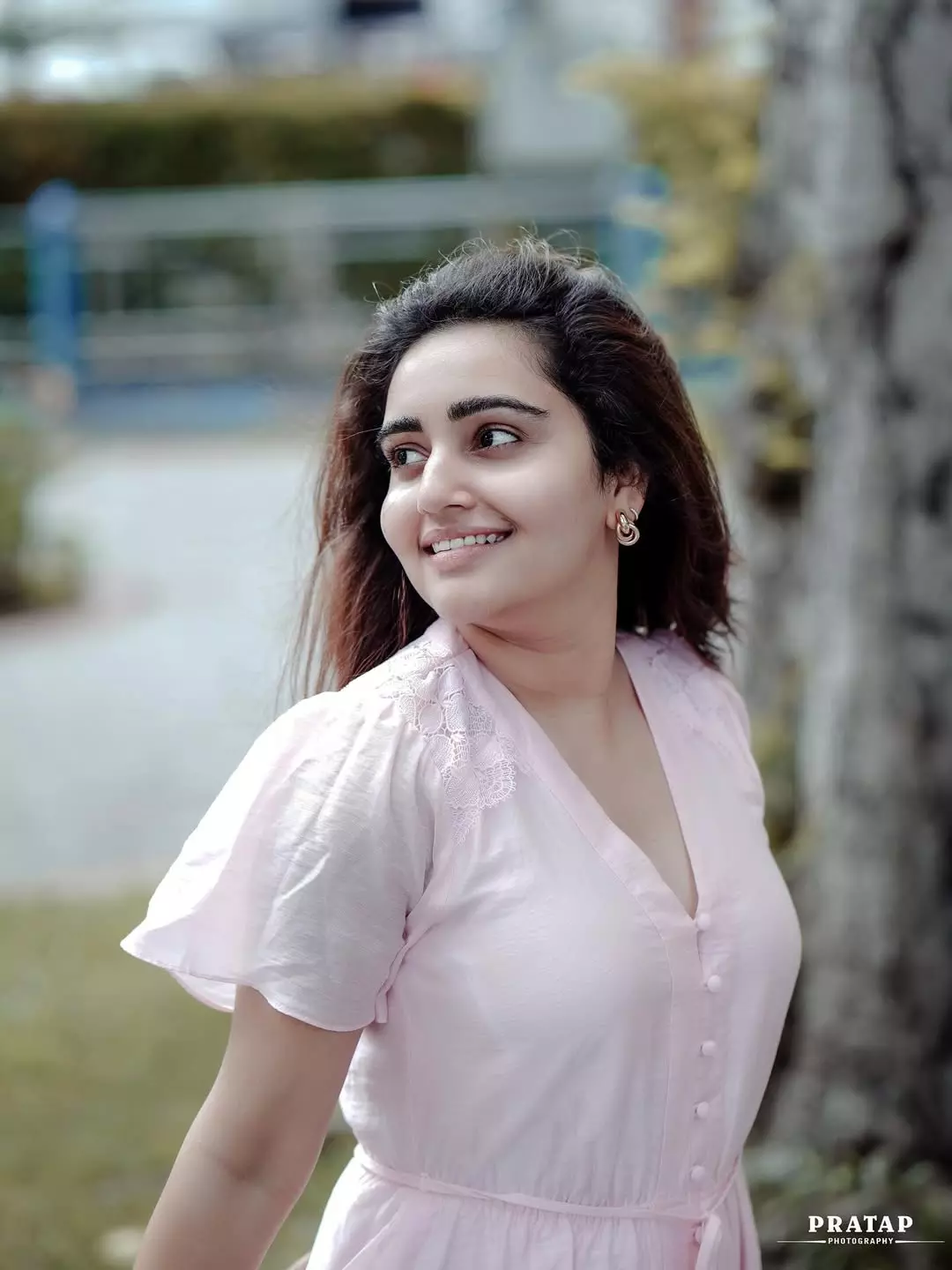 Sonia Singh’s Latest Photoshoot in Singapore Captivates Fans