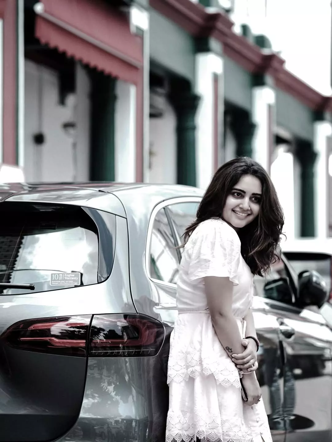 Sonia Singh’s Latest Photoshoot in Singapore Captivates Fans