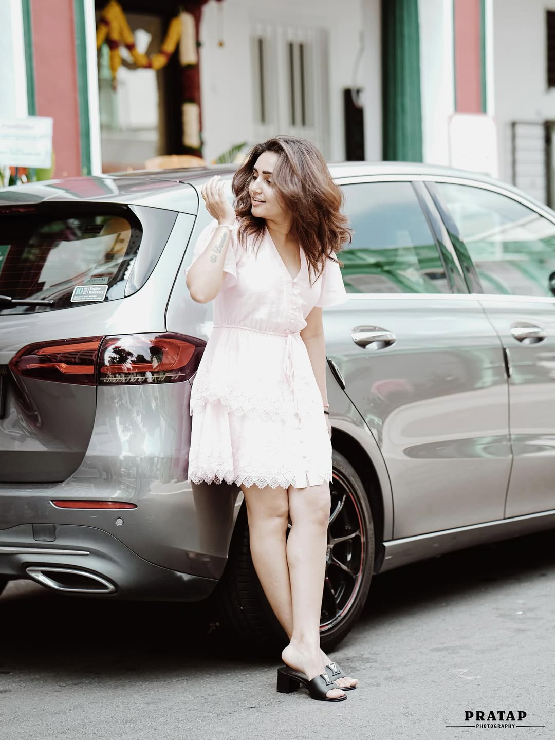 Sonia Singh’s Latest Photoshoot in Singapore Captivates Fans