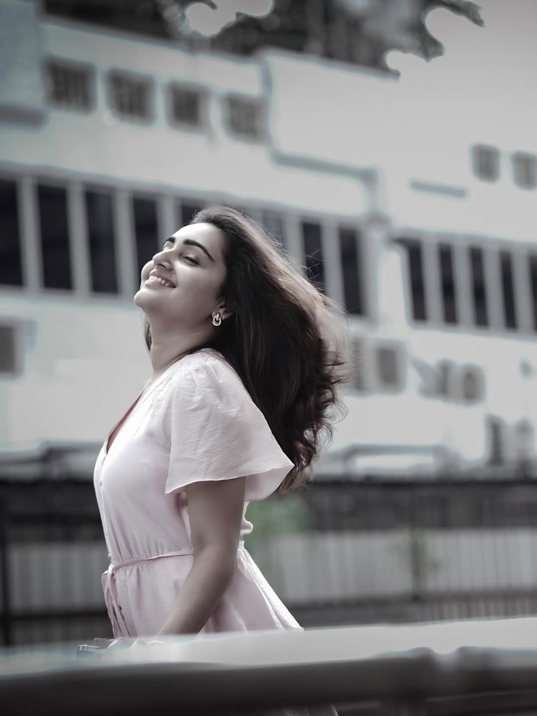 Sonia Singh’s Latest Photoshoot in Singapore Captivates Fans Sonia Singh’s Latest Photoshoot in Singapore Captivates Fans