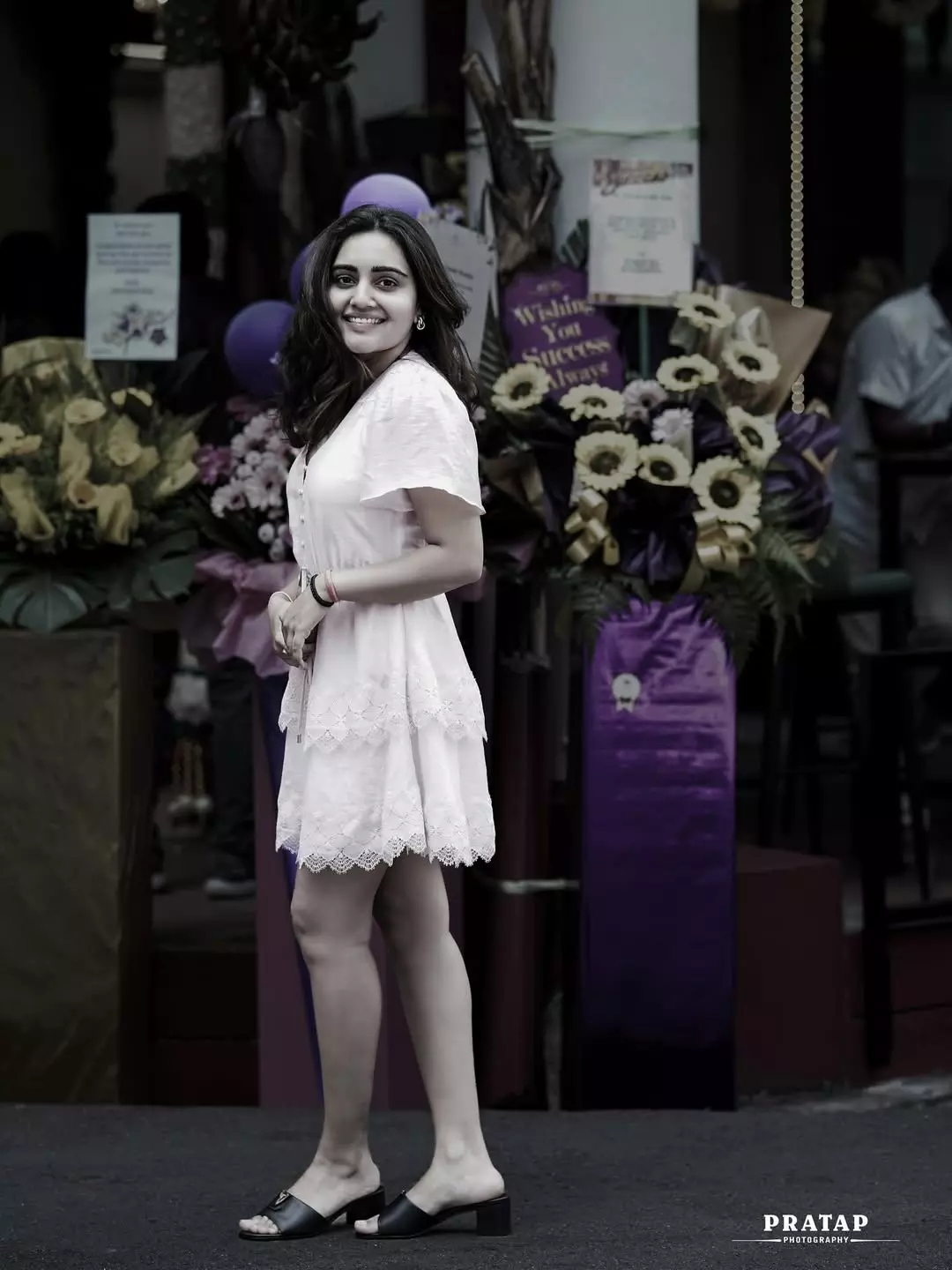 Sonia Singh’s Latest Photoshoot in Singapore Captivates Fans