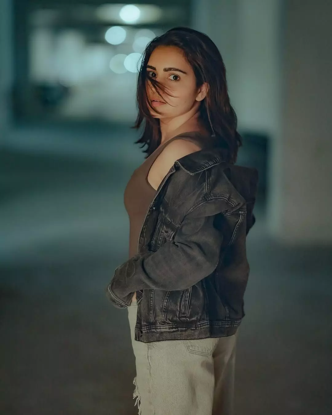 Sonia Singh’s Latest Photoshoot in Singapore Captivates Fans