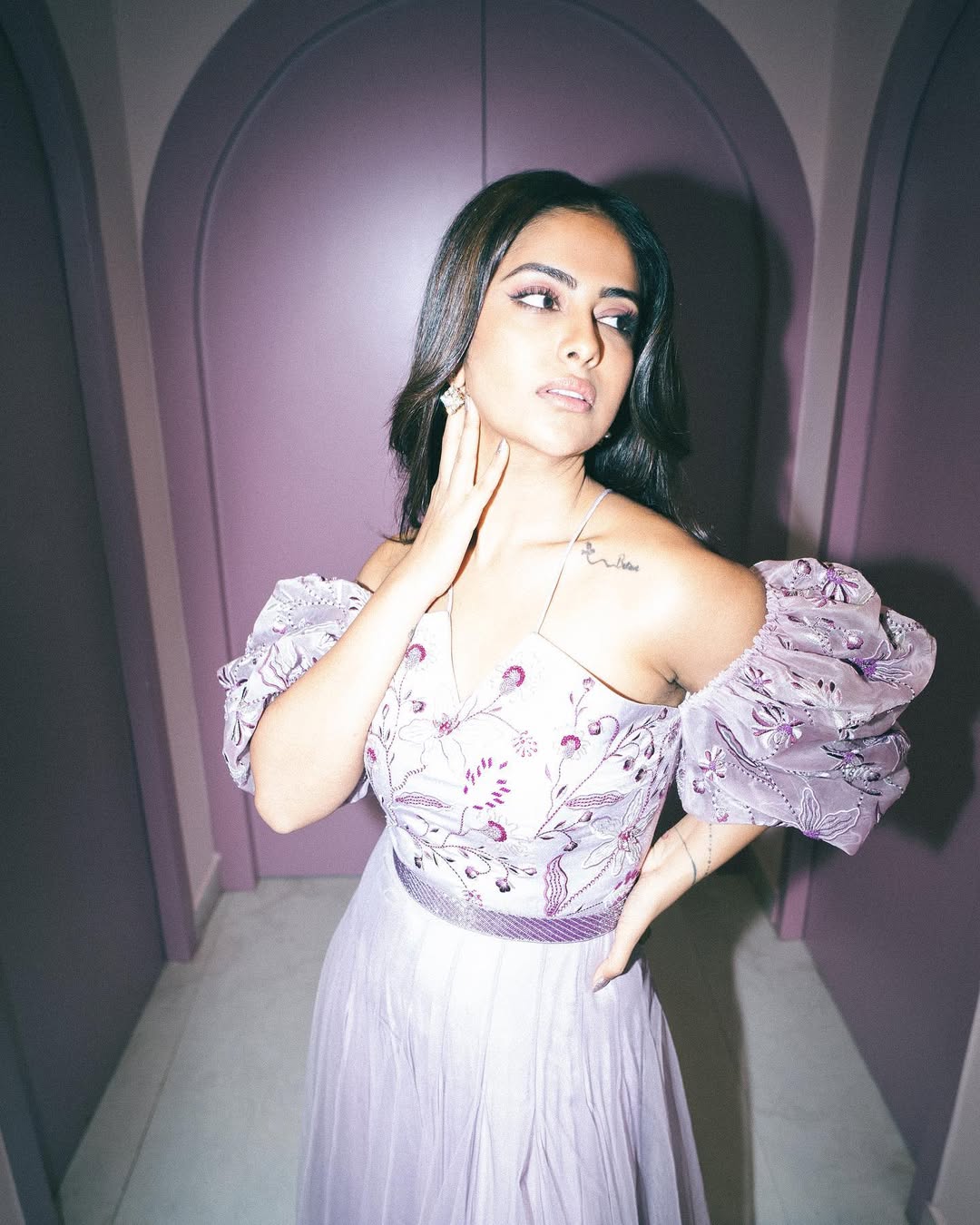 Avika Gor Shines in Elegant Green Saree Look