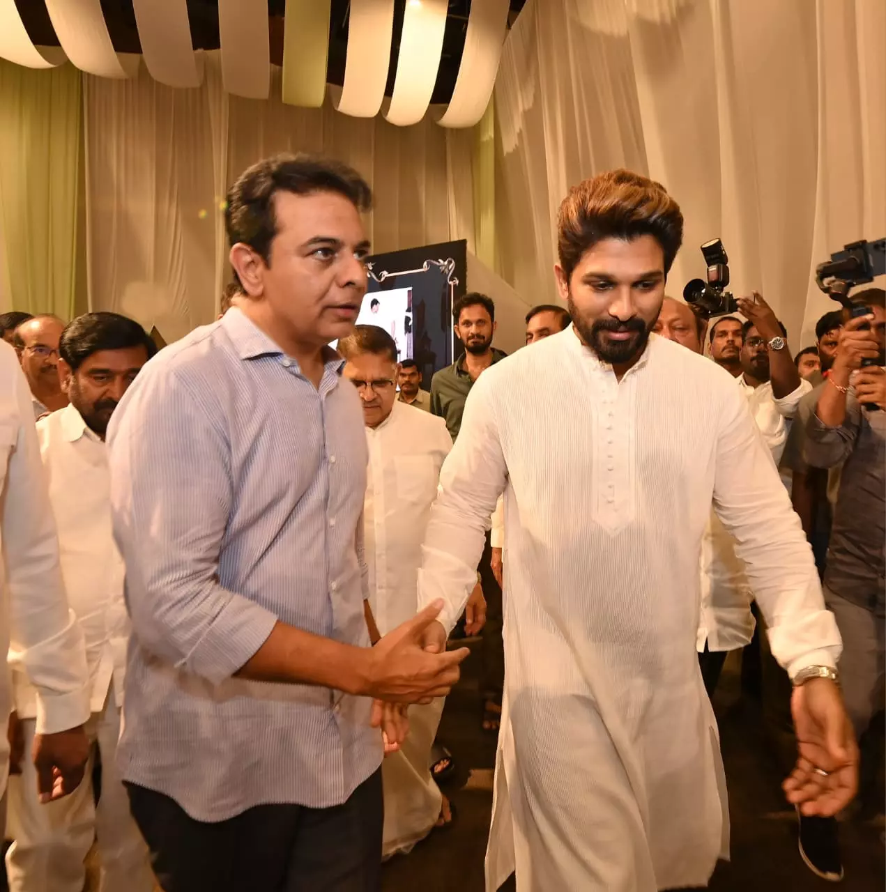 Celebs at Allu Kanakaratnammas Pedda Karma rituals