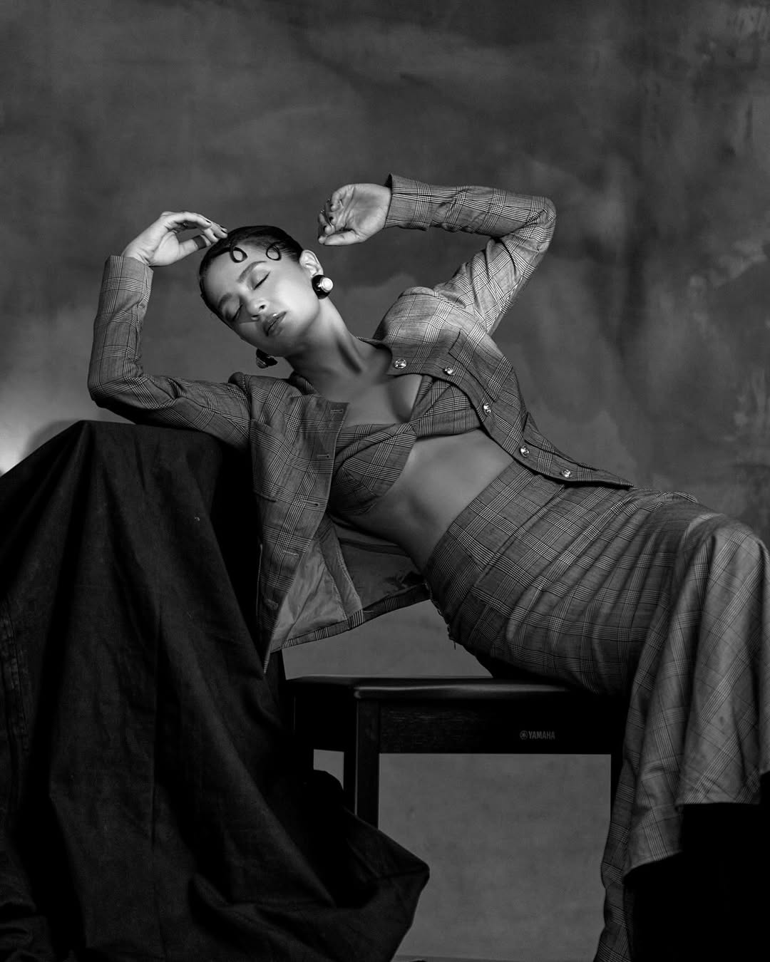 Surveen Chawla Dazzles in Lady Boss Look at Filmfare Style Awards 2025 Surveen Chawla Dazzles in Lady Boss Look at Filmfare Style Awards 2025