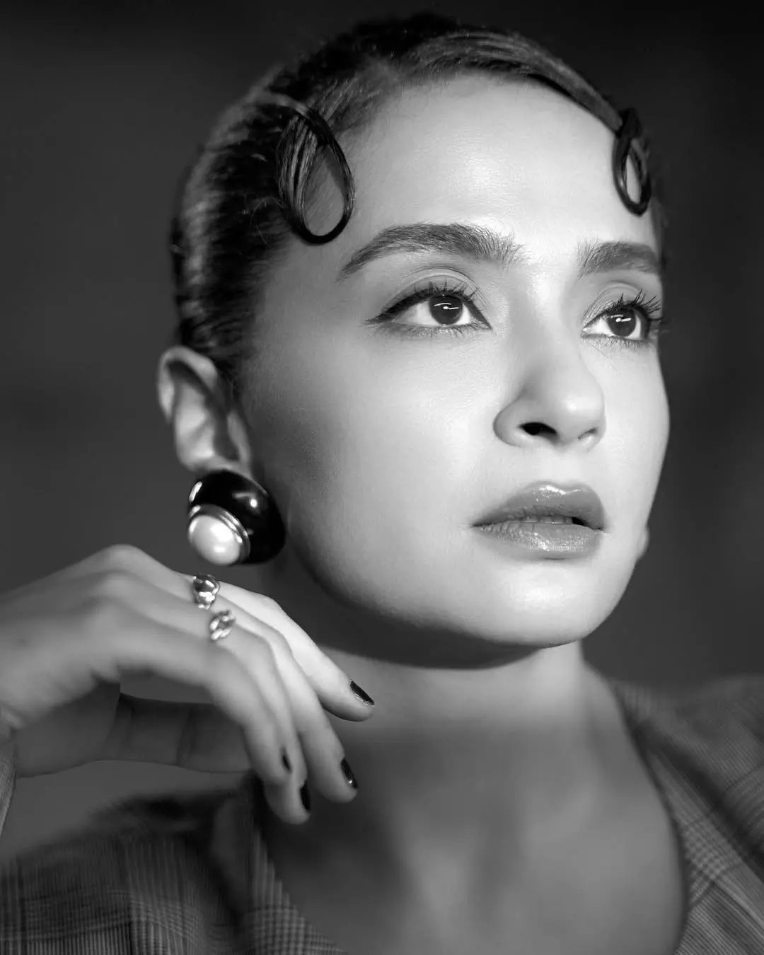 Surveen Chawla Dazzles in Lady Boss Look at Filmfare Style Awards 2025 Surveen Chawla Dazzles in Lady Boss Look at Filmfare Style Awards 2025