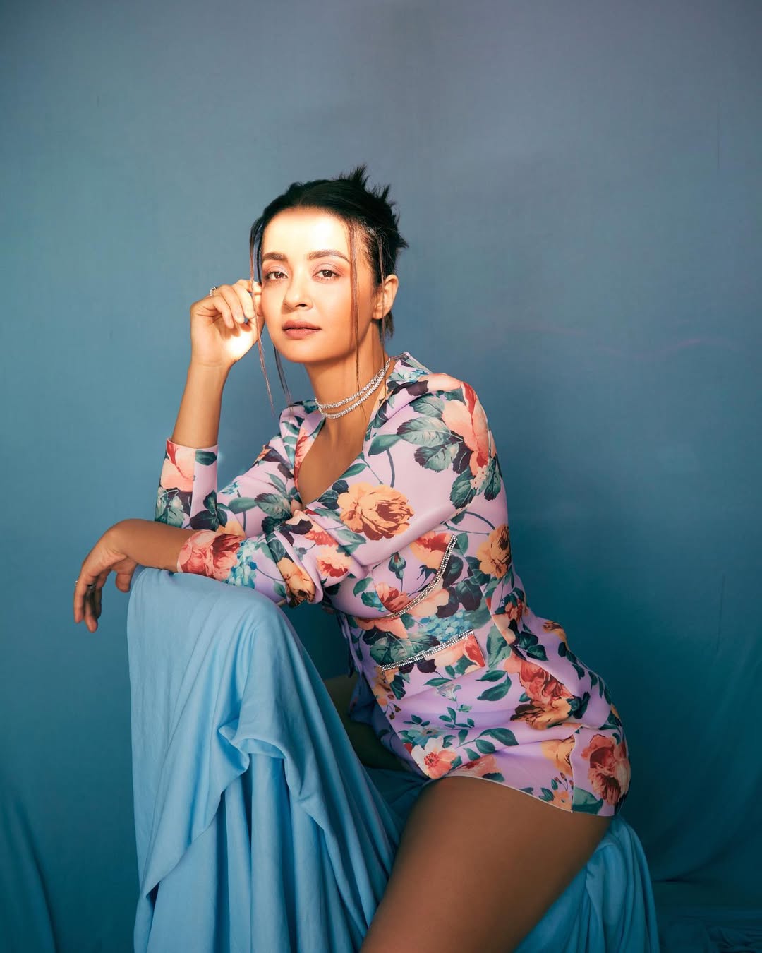 Surveen Chawla Dazzles in Lady Boss Look at Filmfare Style Awards 2025