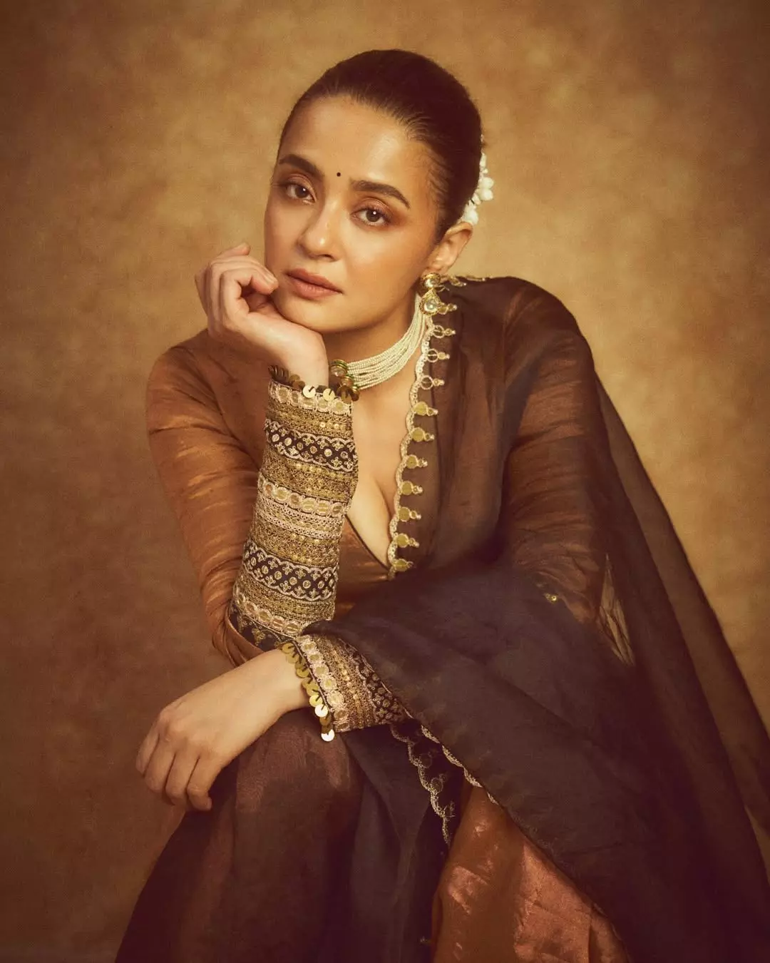 Surveen Chawla Dazzles in Lady Boss Look at Filmfare Style Awards 2025 Surveen Chawla Dazzles in Lady Boss Look at Filmfare Style Awards 2025