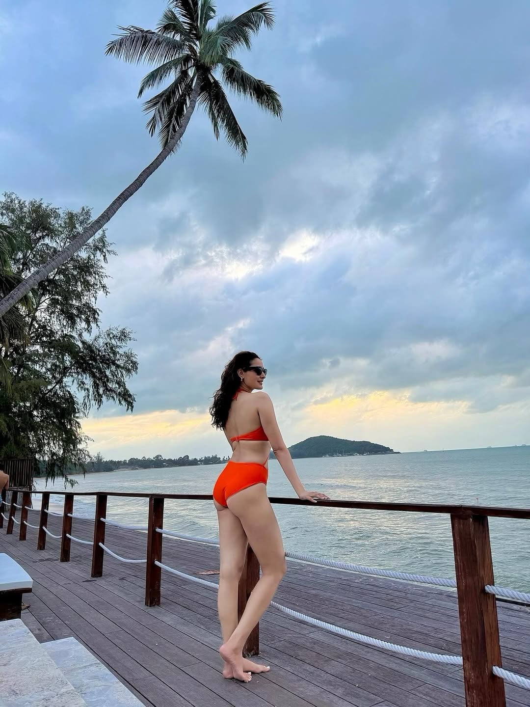 Actress Jaiswal Pragya Turns Up the Glam in a White Bikini 🤍✨