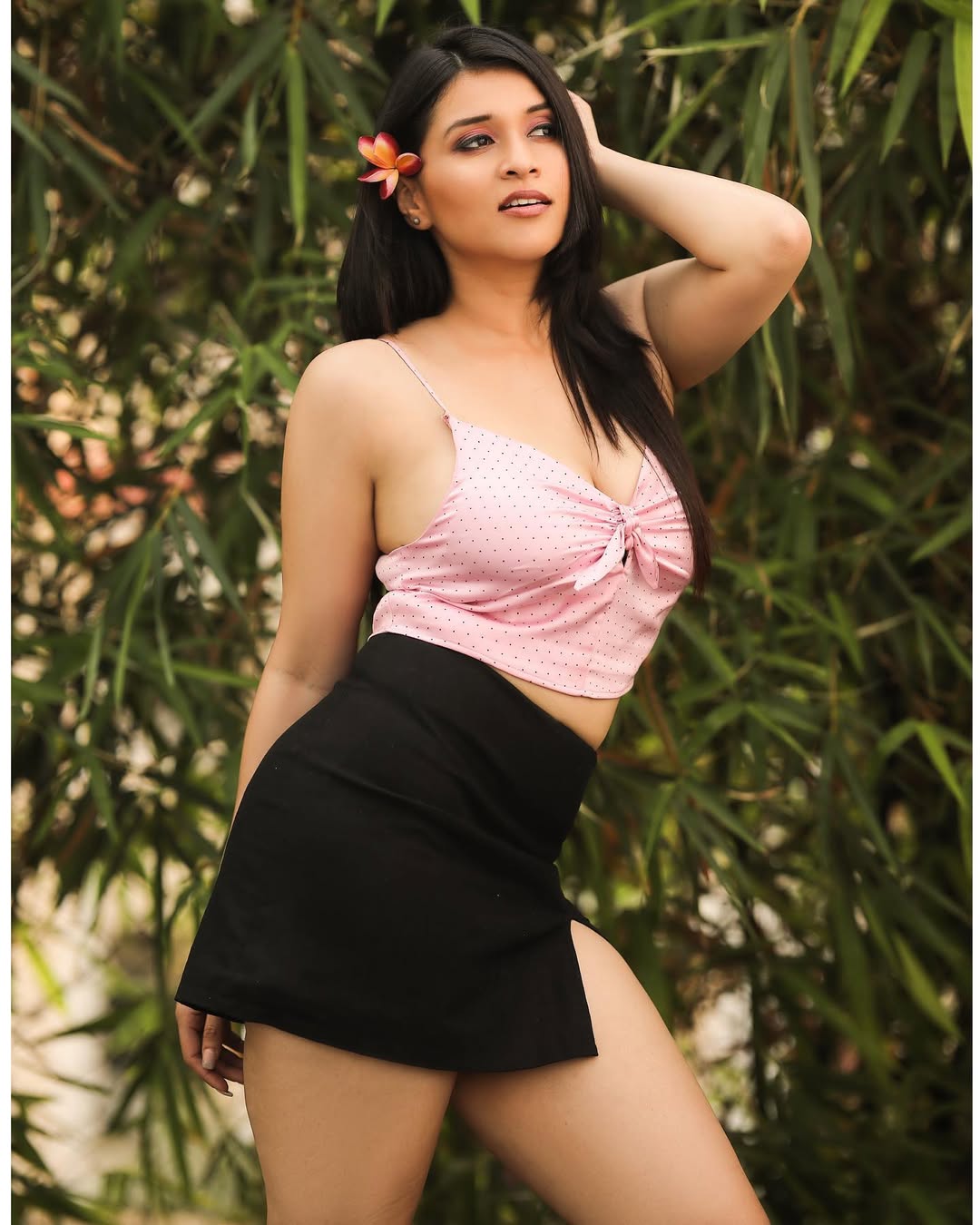 Emerald Enchantress: Mannaras Radiant Reveal