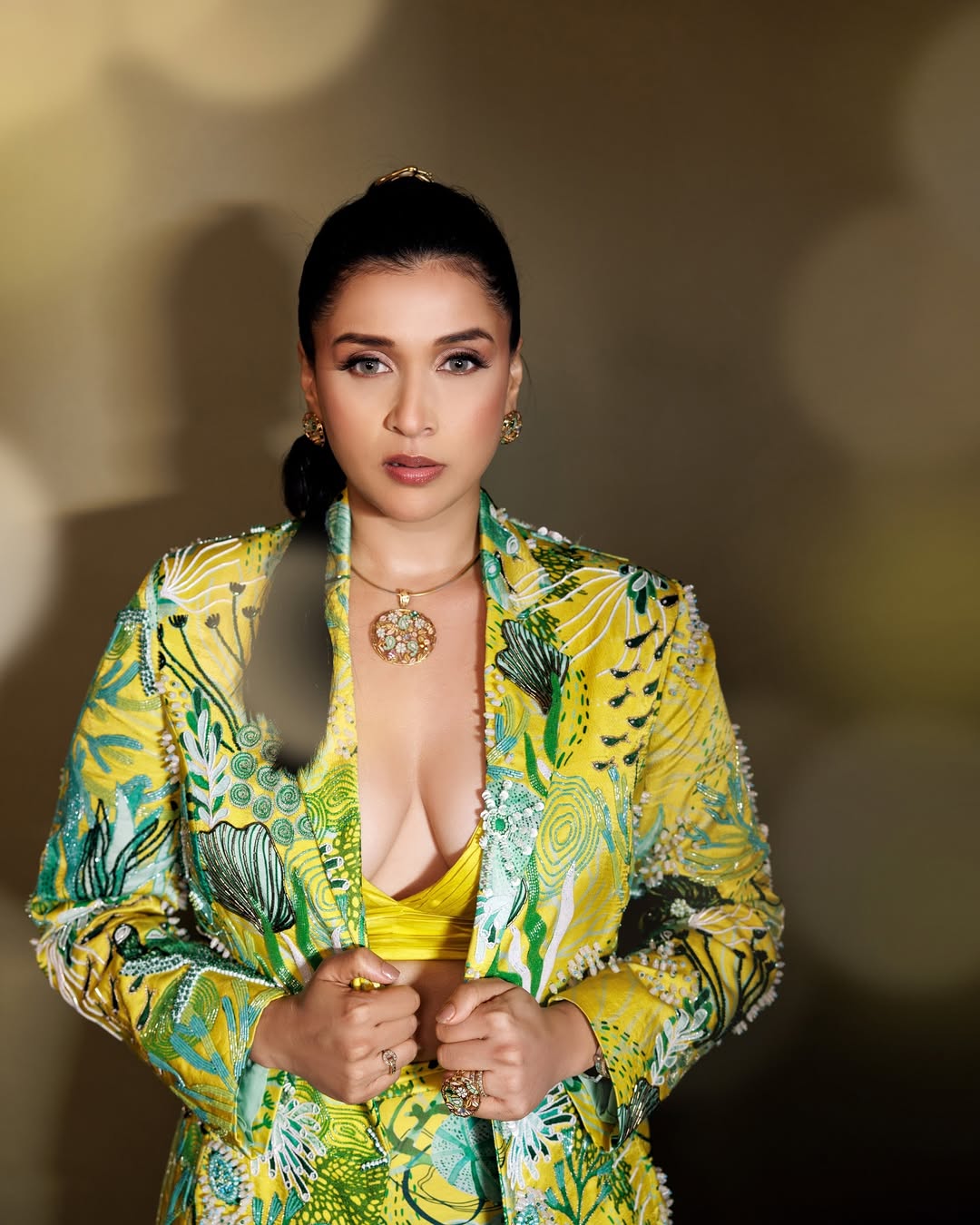 Emerald Enchantress: Mannaras Radiant Reveal Emerald Enchantress: Mannaras Radiant Reveal