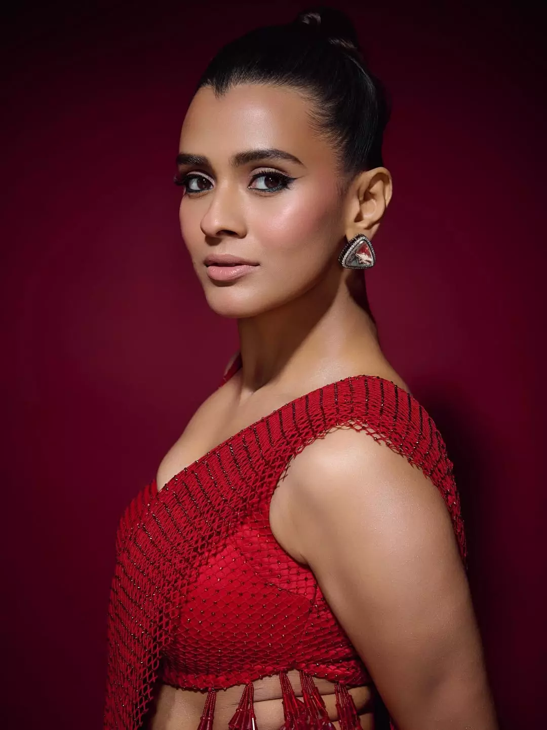 Red Radiance: Hebah Patels Bold Ethnic Enchantment