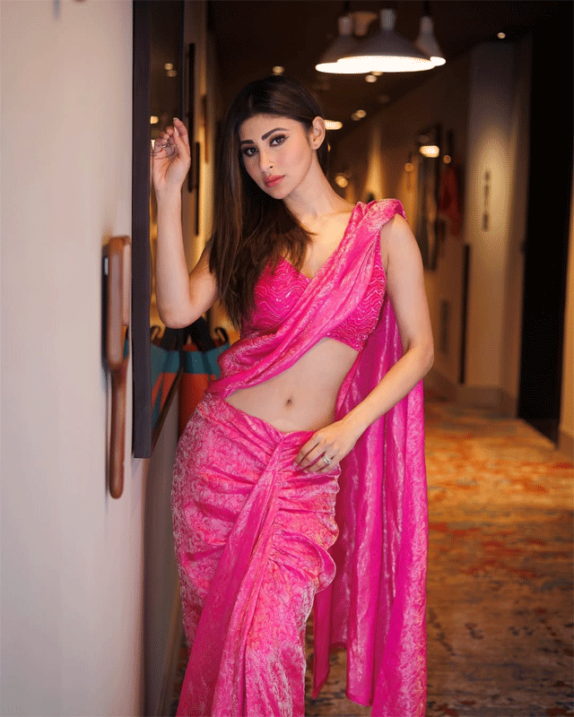 Art in Bloom: Mouni Roy First Baeli Moment Art in Bloom: Mouni Roy First Baeli Moment
