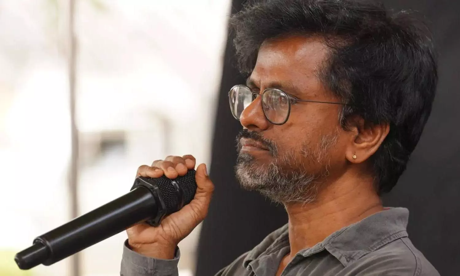 ముర‌గ‌దాస్ కి కూడా రైట‌ర్లు కావాలా?