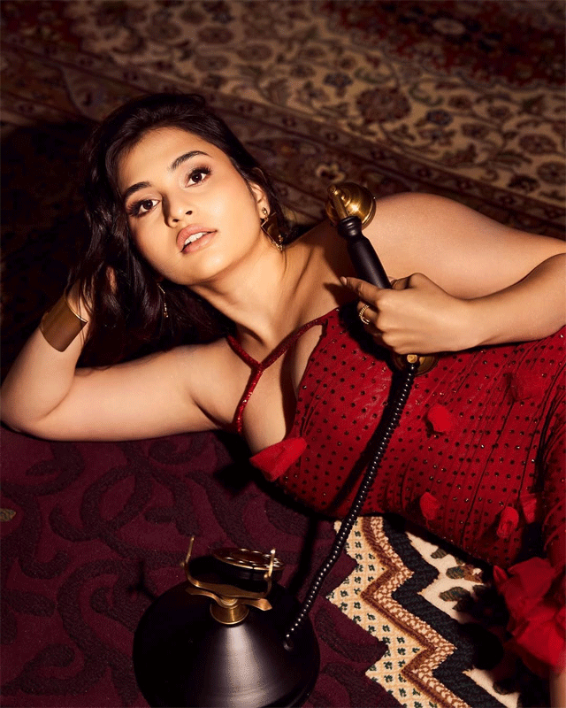 Ramya Pasupuletis Radiant Glow in Pink Elegance Ramya Pasupuletis Radiant Glow in Pink Elegance