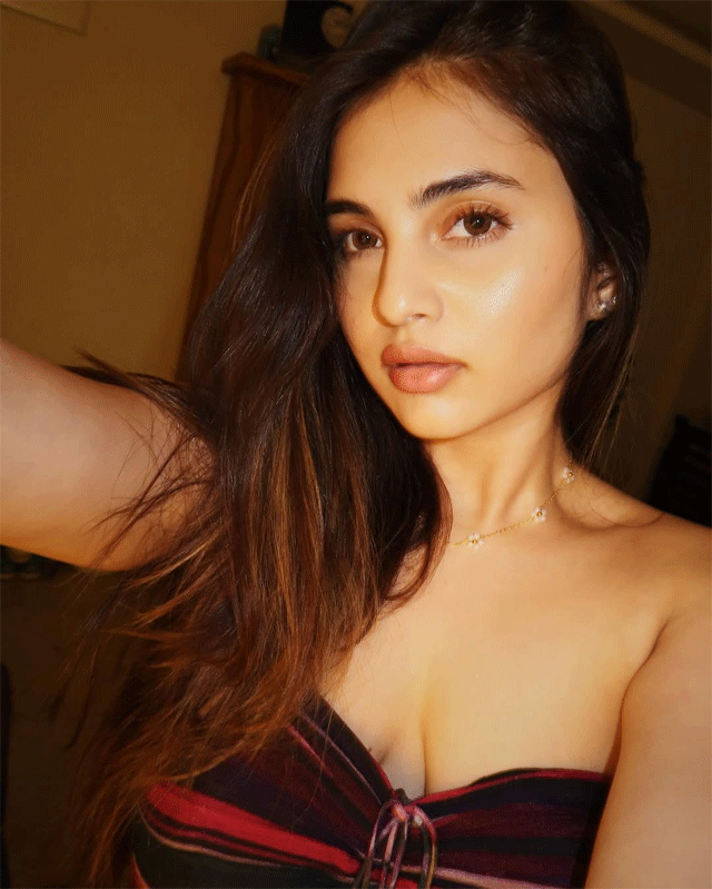 Ramya Pasupuletis Radiant Glow in Pink Elegance Ramya Pasupuletis Radiant Glow in Pink Elegance