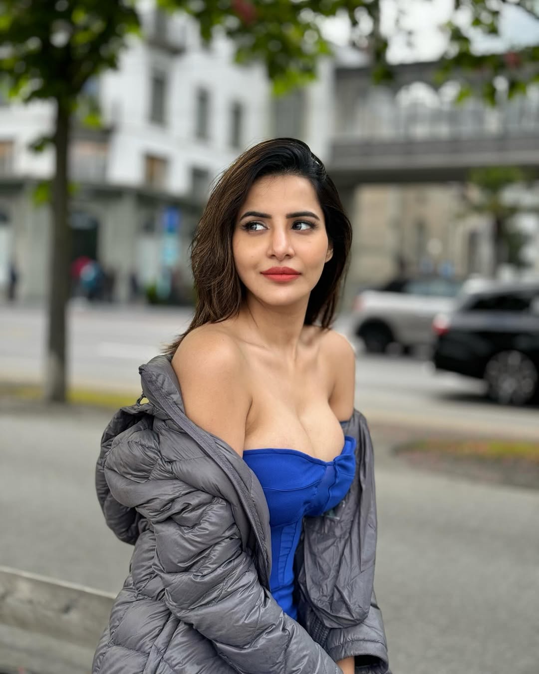 Ashu Reddy Shines by the Shore Ashu Reddy Shines by the Shore