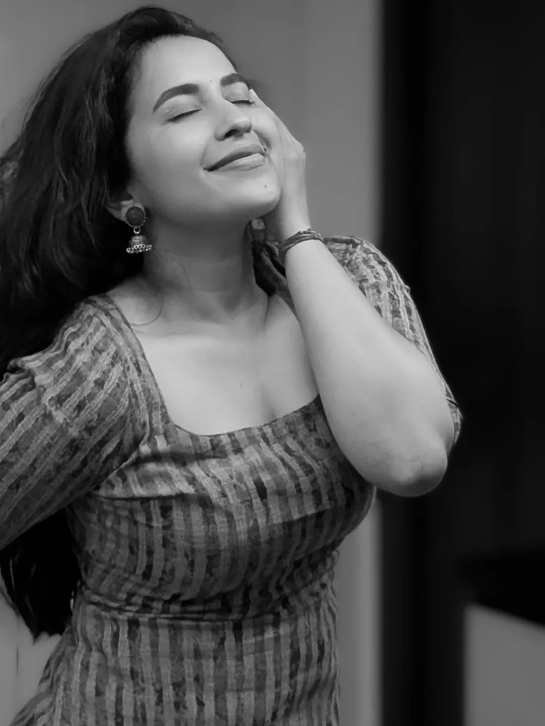 Komalee Prasad’s Monochrome Magic: A Play of Light and Shadows