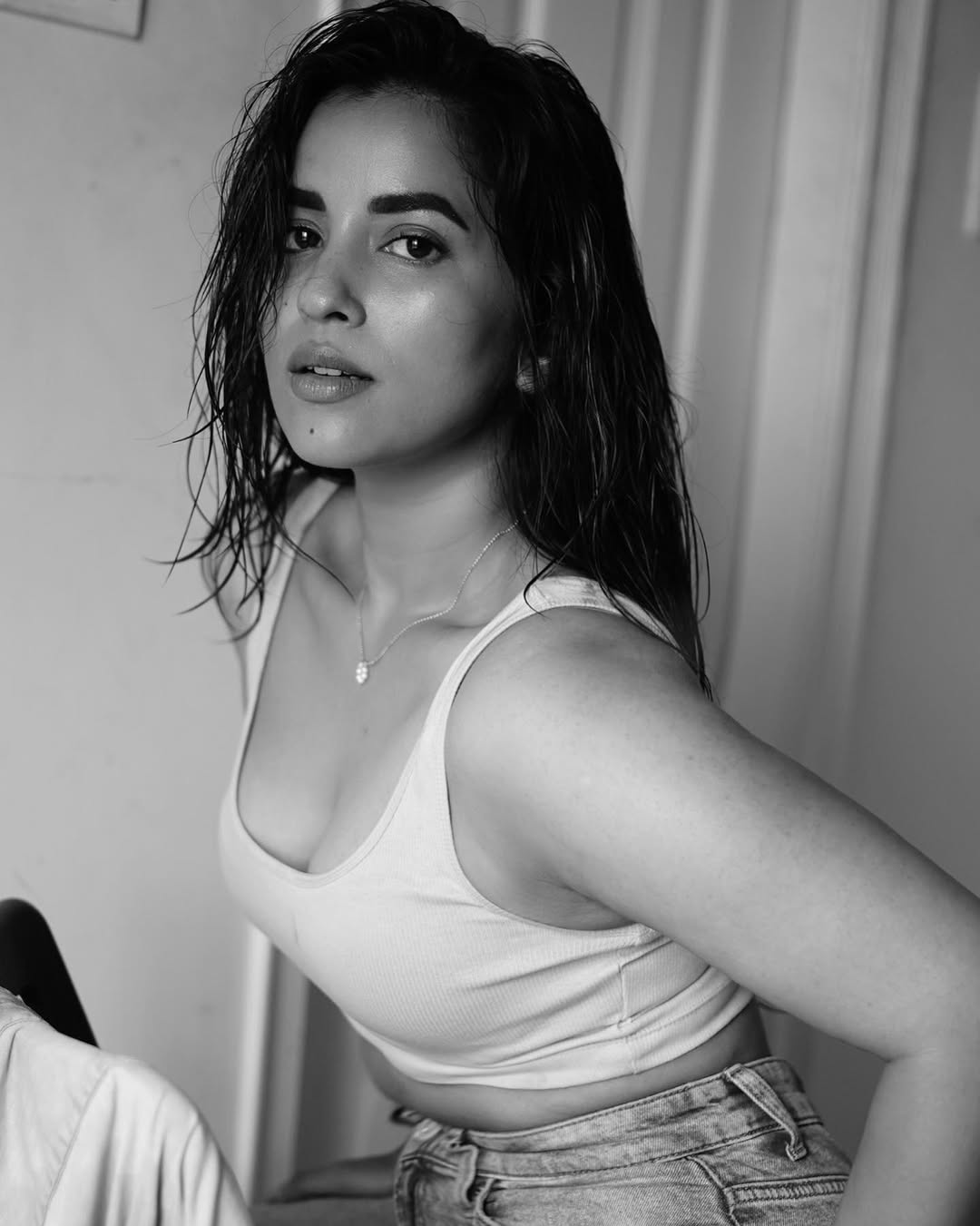 Komalee Prasad’s Monochrome Magic: A Play of Light and Shadows