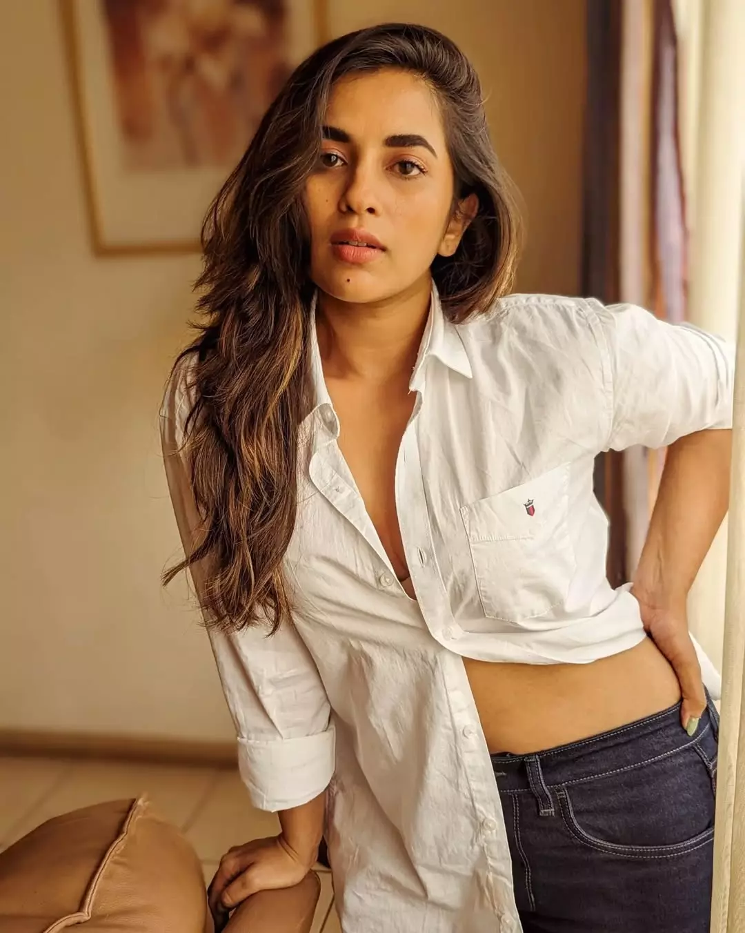 Komalee Prasad’s Monochrome Magic: A Play of Light and Shadows