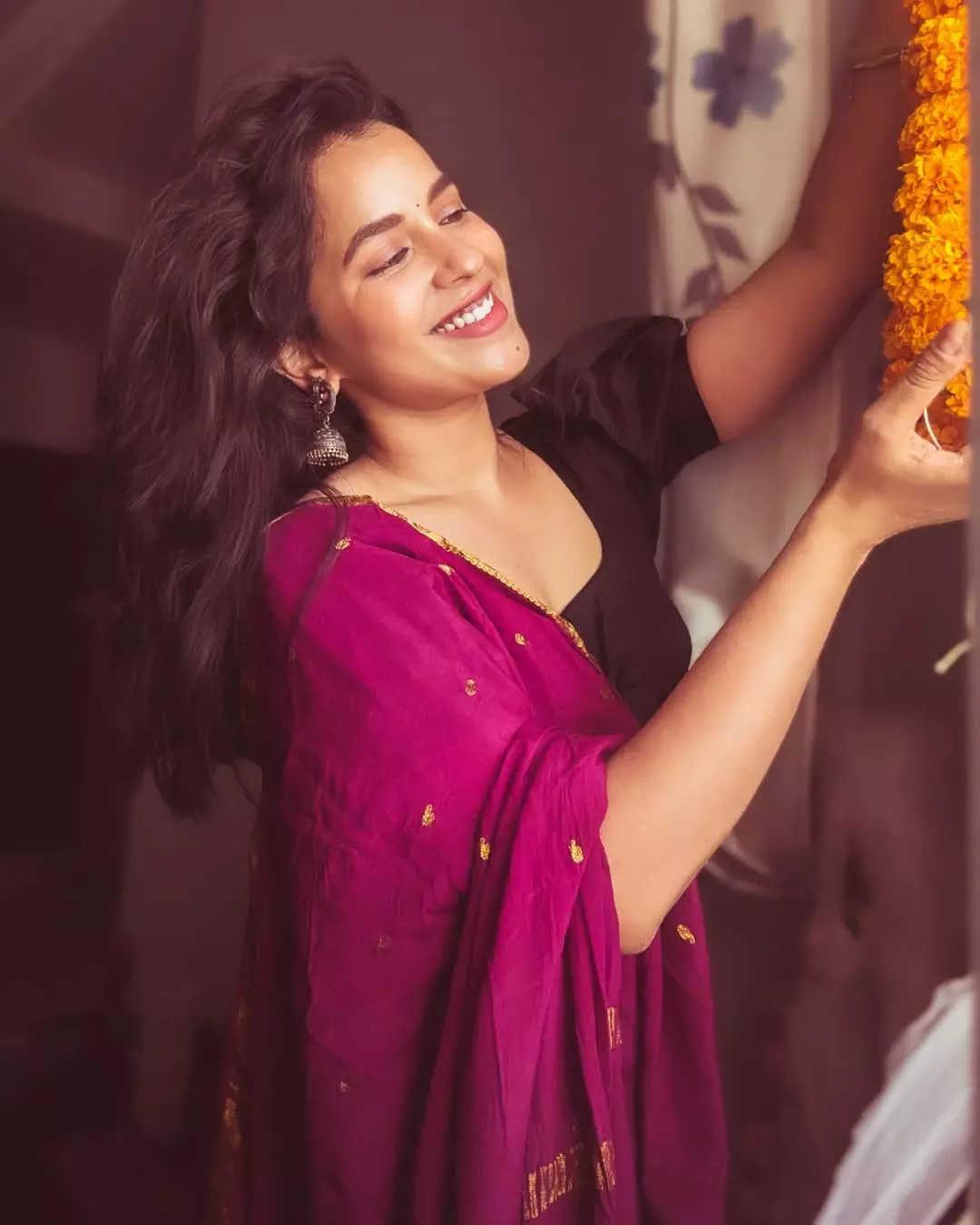 Komalee Prasad’s Monochrome Magic: A Play of Light and Shadows