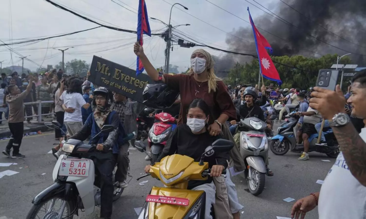 నేపాల్ ఇంతలా రగిలి పోవడానికి కారణం #NepoKids