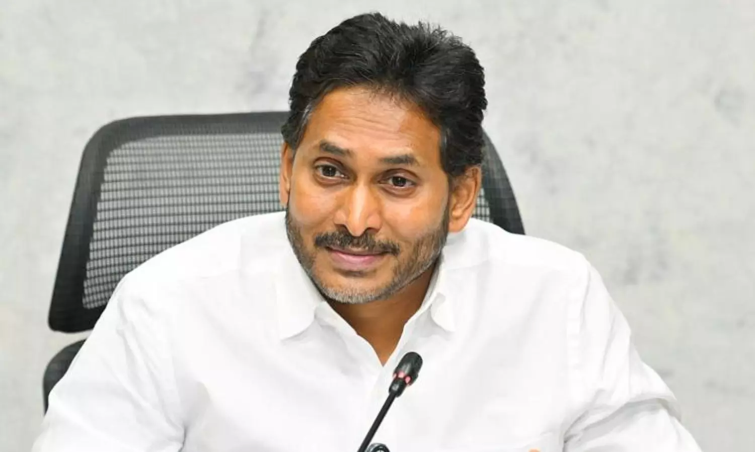 మాకు చేతకాలేదు...జగన్ నోట కొత్త మాట మాకు చేతకాలేదు...జగన్ నోట కొత్త మాట